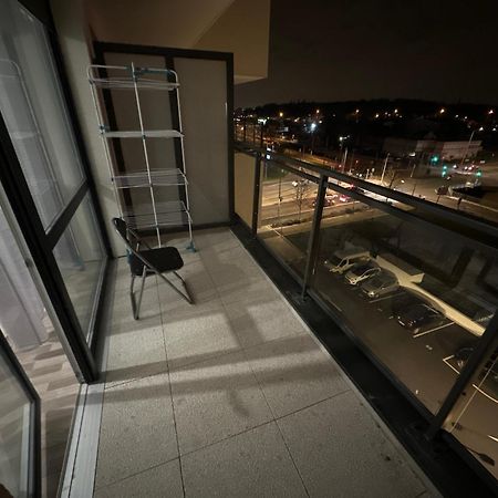 Agreable 2 Pieces Avec Balcon Et Parking Transports By Immo Kit Bnb Sarcelles Luaran gambar
