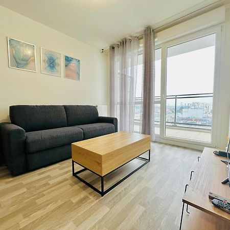 Agreable 2 Pieces Avec Balcon Et Parking Transports By Immo Kit Bnb Sarcelles Luaran gambar