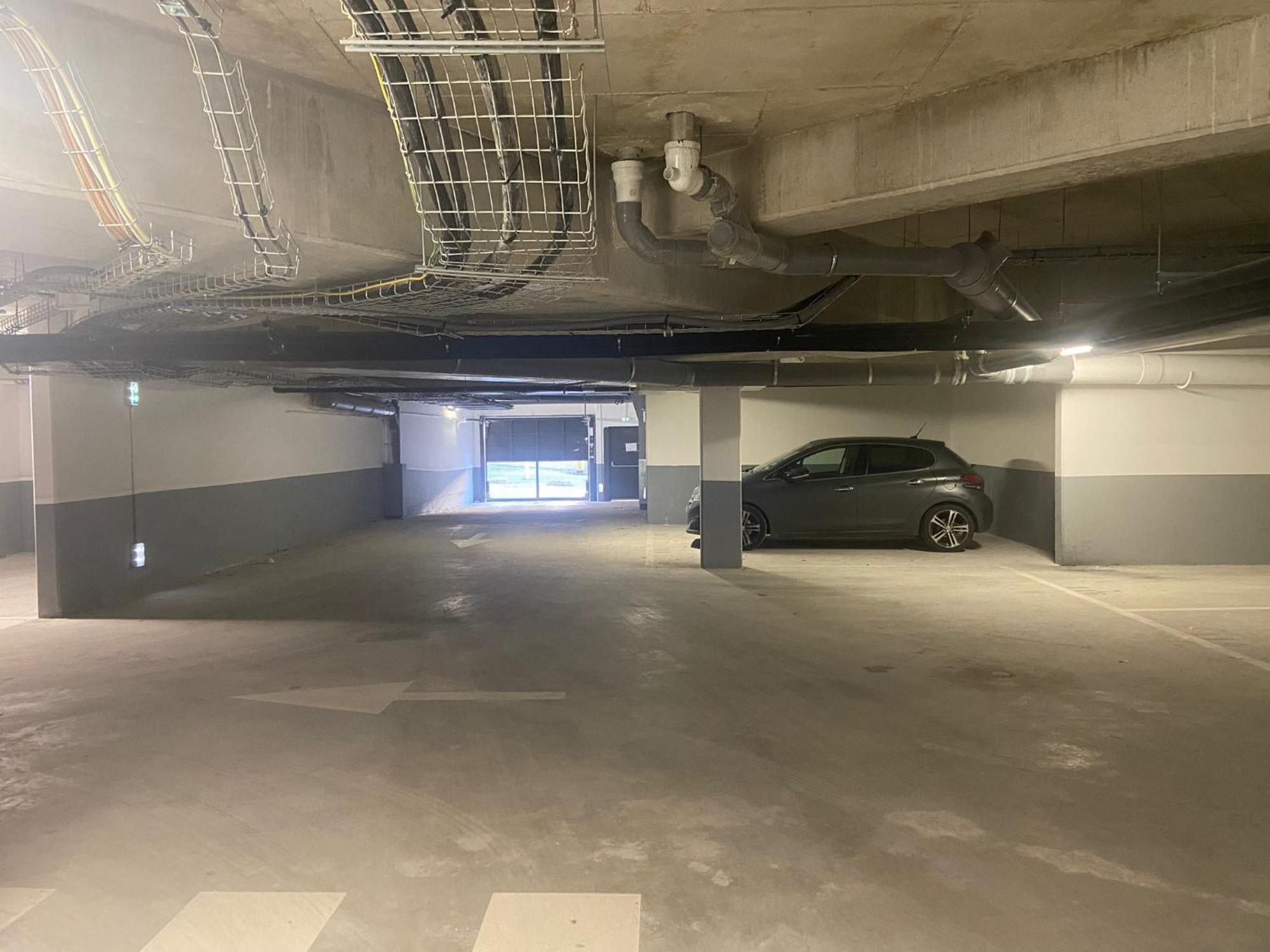Agreable 2 Pieces Avec Balcon Et Parking Transports By Immo Kit Bnb Sarcelles Luaran gambar