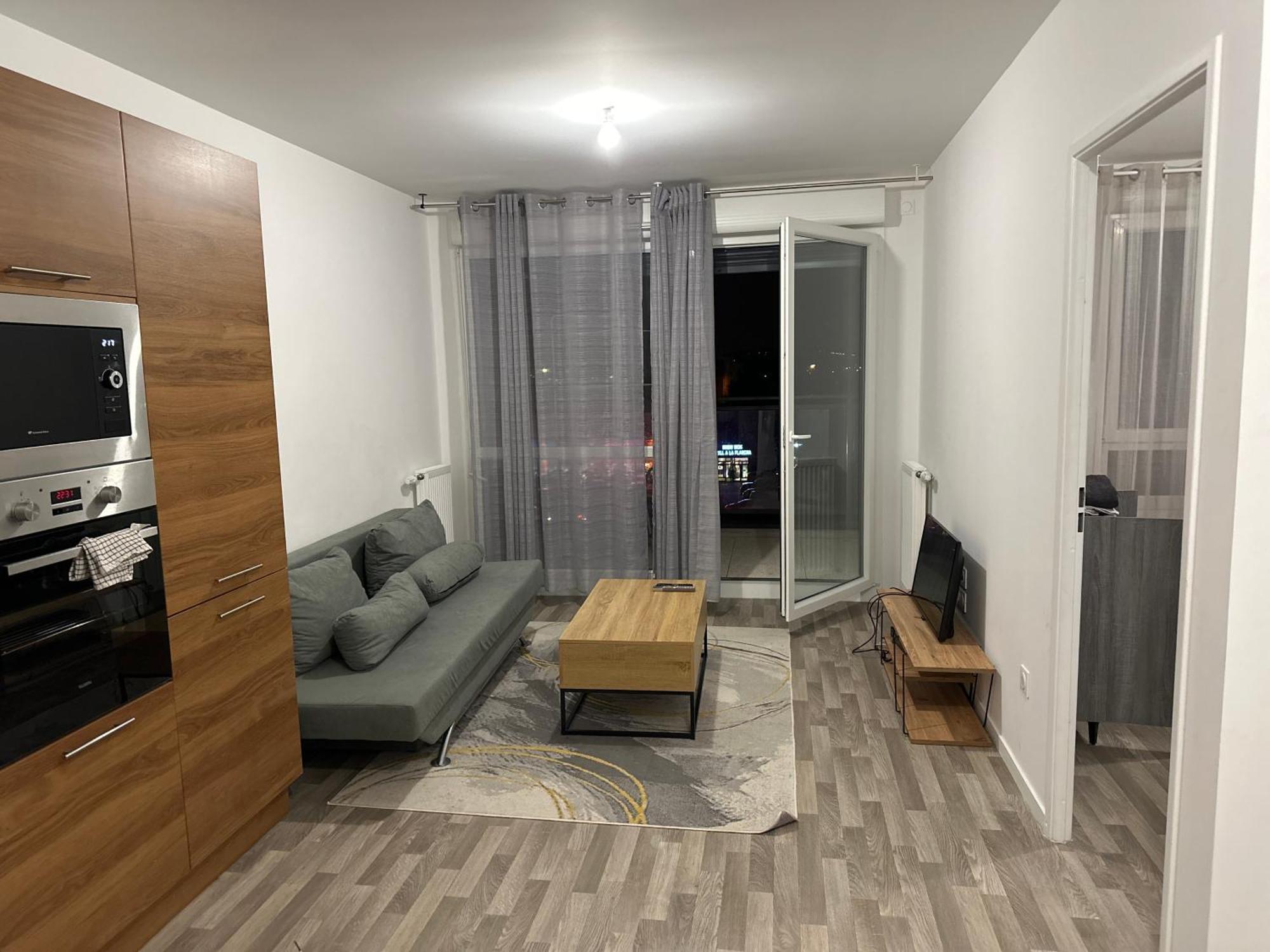 Agreable 2 Pieces Avec Balcon Et Parking Transports By Immo Kit Bnb Sarcelles Luaran gambar