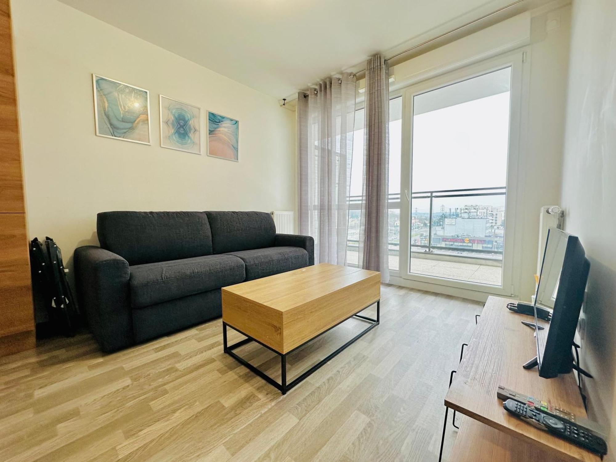 Agreable 2 Pieces Avec Balcon Et Parking Transports By Immo Kit Bnb Sarcelles Luaran gambar